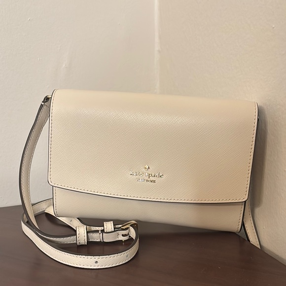 kate spade Handbags - Kate Spade Cream Leather Crossbody